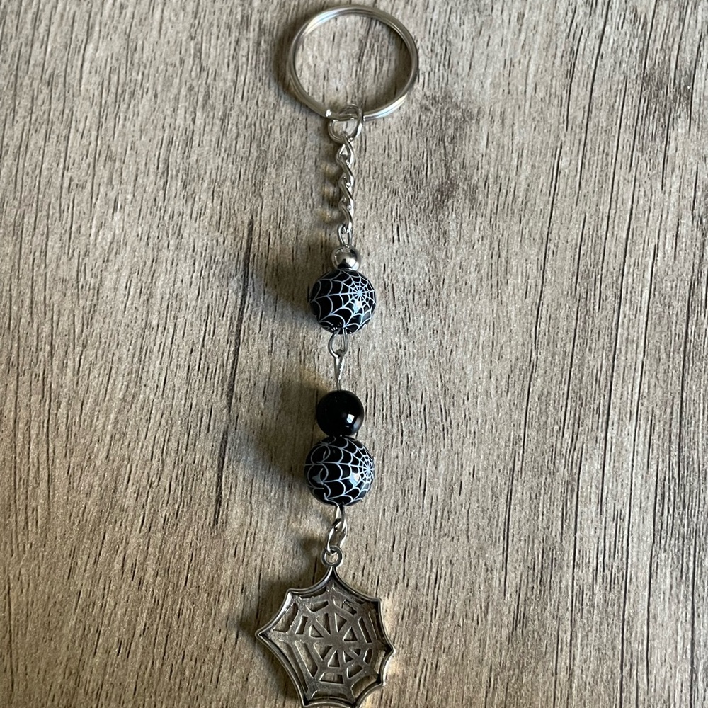 Spider Keychain - Picture 5 of 5
